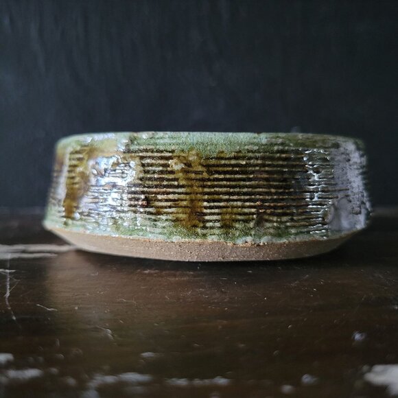 Small Green and Brown Splatter / Speckled Studio Art Pottery Bowl Signed M.J.M. - Picture 4 of 5